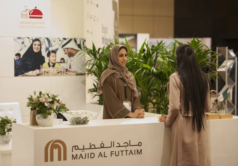 رغم ثرائهم لم ينسوا الأقل حظاً.. أثرياء عرب بقلوب من ذهب