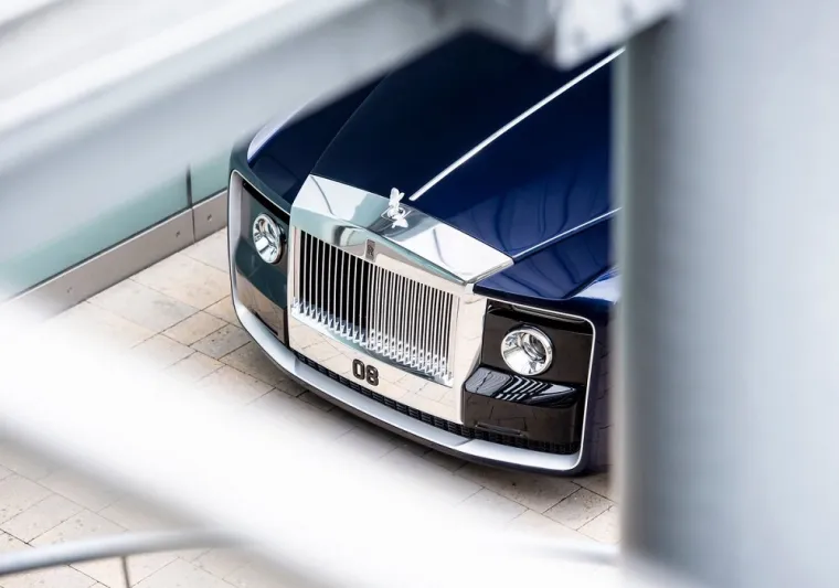 بتصميم اليخت.. أحدث سيارة من رولز رويس خصيصا لأحد عملائها المميزين