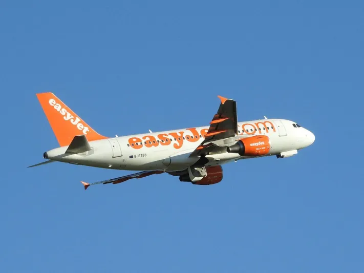 خطوط جوية تضمن لك وصولك بآمان وبأقل تكلفة ممكنة