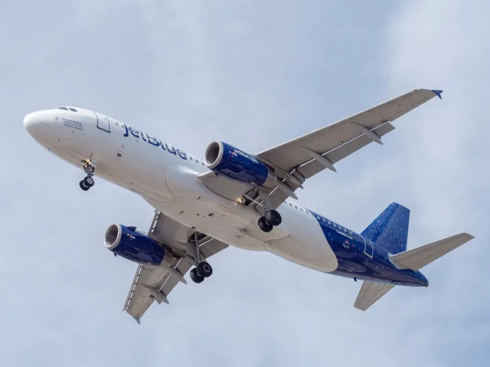 خطوط جوية تضمن لك وصولك بآمان وبأقل تكلفة ممكنة