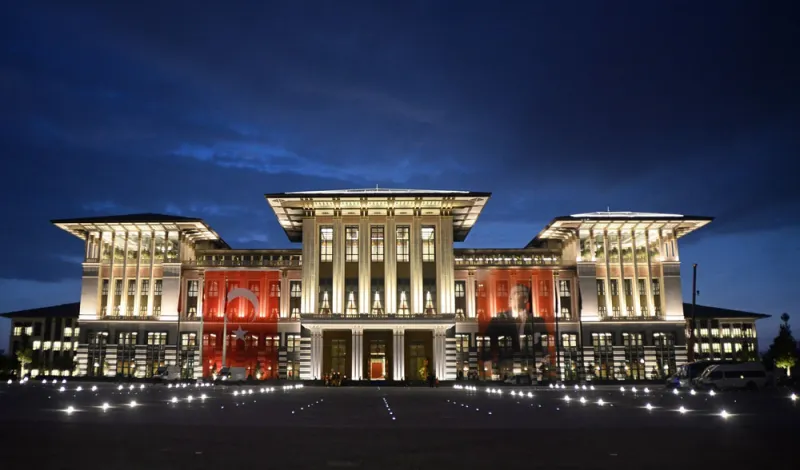 أين يعيش زعماء وملوك العالم؟ جولة داخل قصورهم الخلابة 