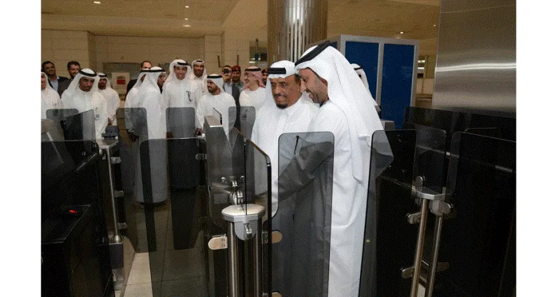 مشروع محفظة الإمارات الذكية جواز سفرك في بوابات مطار دبي