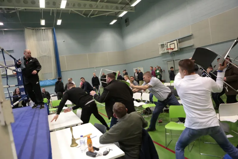 فيديو| مضاربة بالأسلحة في الرياض برمضان