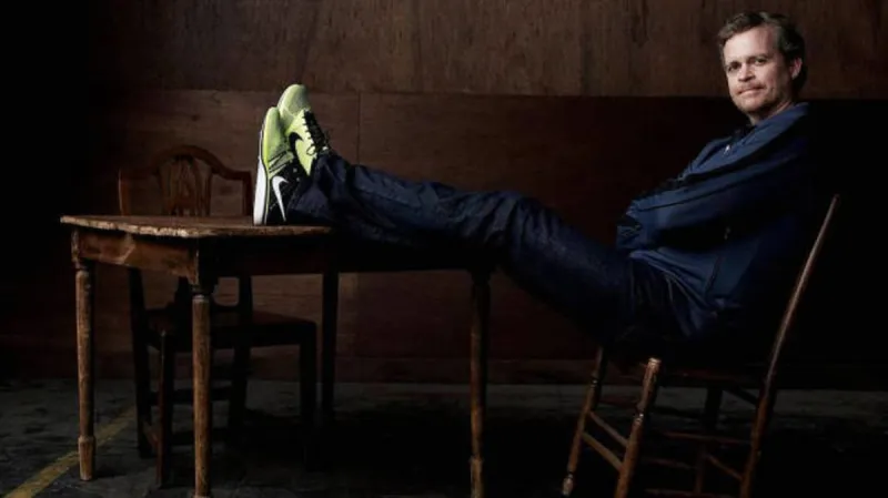 مارك باركر.. رحلة كفاح من مصمم للأحذية إلى رئيس شركة «نايك»