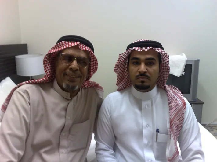 فيديو|استحمام الفنان علي المدفع أمام فنانة بحرينية يثير الجدل