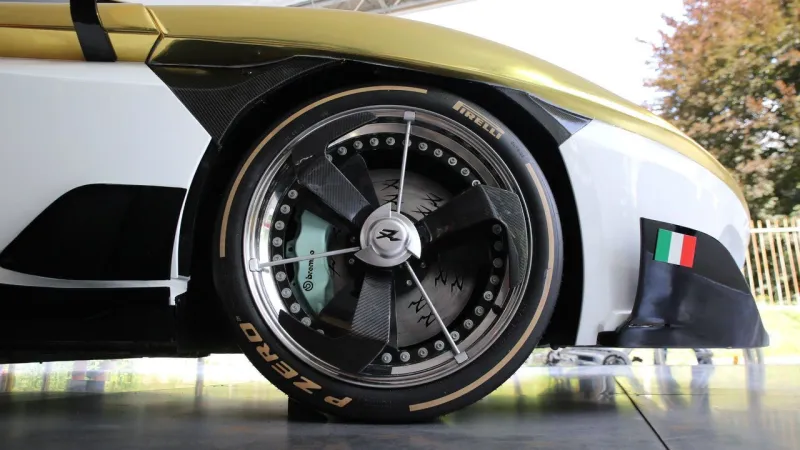 صور| فرانجيفنتو الإيطالية تعلن عن سيارة «شارلوت رودستر» الخارقة