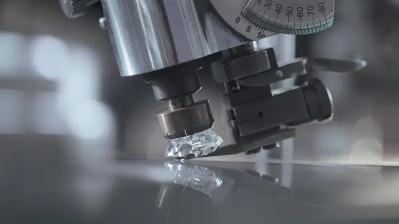 وعد معوّض للألماس المصقول.. التزام صارم بالحرفية والجمال