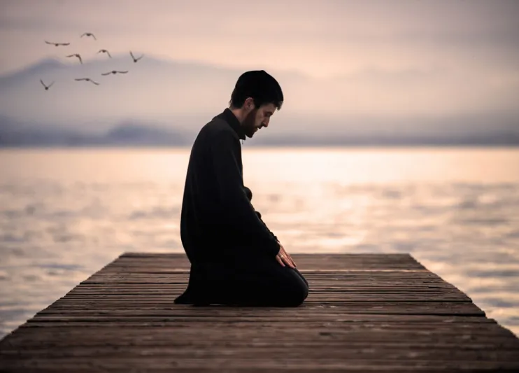 كيف تخشع في الصلاة؟ دليلك لصلاة الخاشعين كيف تخشع في الصلاة؟ دليلك لصلاة الخاشعين
