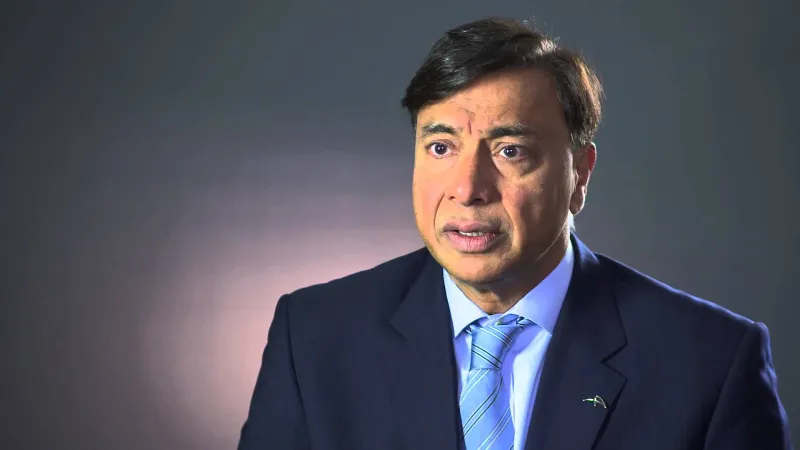 لاكشمي ميتال.. كيف تحول من صاحب مصنع حديد لثالث أغني شخص في العالم؟ 