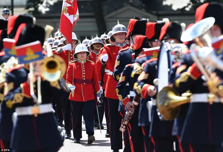 أول سيدة كندية تقود قوات الحرس الملكي البريطاني