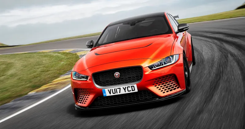 «جاكوار» XE SV سيارة السيدان الأقوى في العالم.. وإنتاجها سيقتصر على 300 نسخة