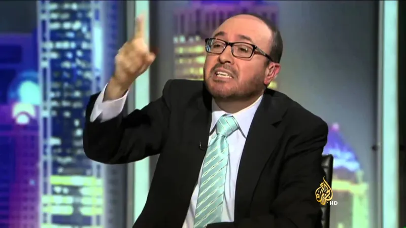 فيديو| فيصل القاسم يرفع جوازه البريطاني ويهاجم مجلس التعاون 