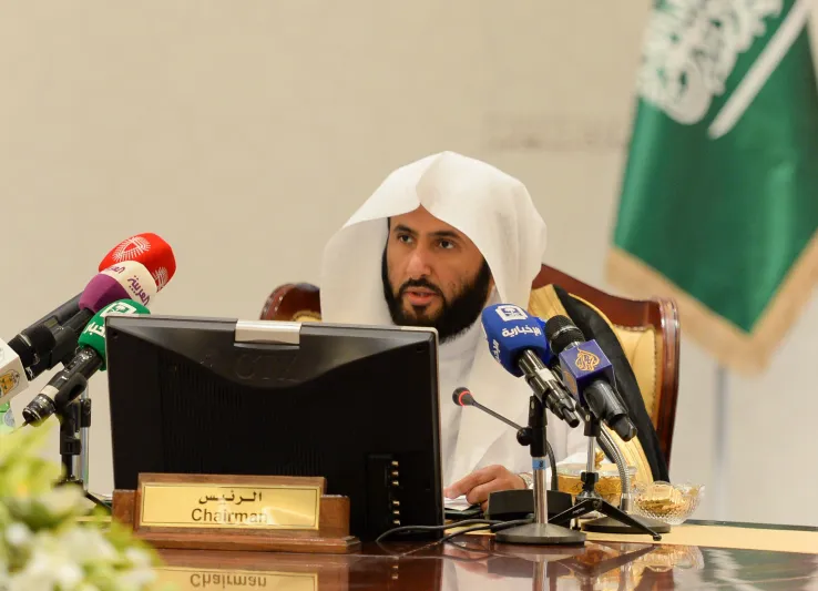 قرار من وزير العدل بشأن موظفوا الإدارات القانونية