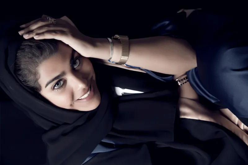 فيديو| إماراتية تثير جدلاً واسعاً على مواقع التواصل.. فما السبب؟