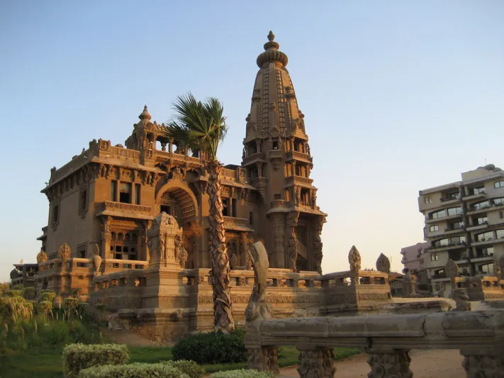 أماكن أثرية غامضة في عالمنا العربي.. «مغارة هرقل» و«البارون»