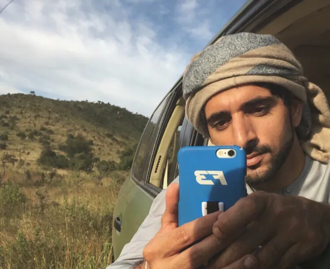 حياة ولي عهد دبي.. كما يرويها لنا على إنستغرام (صور)