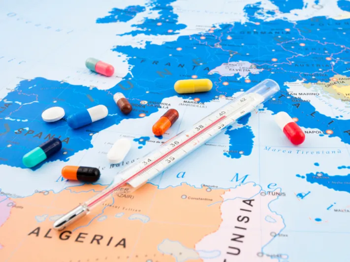 الأمر أخطر مما تتخيل.. 17 نصيحة لترتيب «صيدلية السفر» 