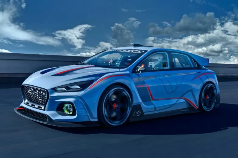 أفضل السيارات الفاخرة لعام 2018 وأسعارها (صور)