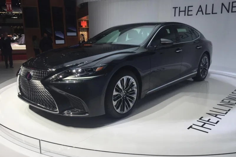 أفضل السيارات الفاخرة لعام 2018 وأسعارها (صور)