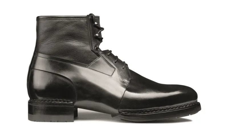 بينها جلد الغزال الصحراوي.. 5 أحذية لا تفوتها في 2017