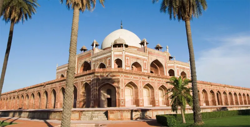 أخبرنا بميزانيتك.. وسنحدد لك وجهتك السياحية المقبلة 