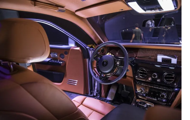 بالصور رولز رويس تكشف عن طراز فانتوم الفئة الثامنة السيارة الأفخم للشركة