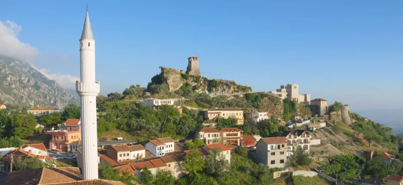 ألبانيا تمزج بين روعة المتوسط وروح أوروبا