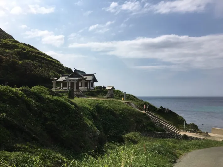 «أوكينوشيما».. جزيرة يابانية مقدسة للرجال فقط