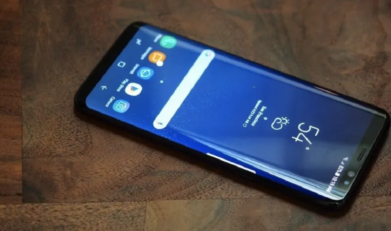 قائمة بـ 8 هواتف ذكية ستبهرك في 2018 (فيديو)