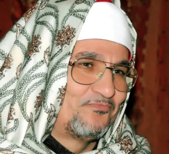 بالفيديو دفن مقرئ شهير في منزله يثير تحقيقات وجدلاً في مصر