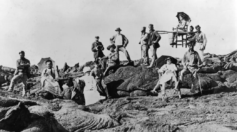 كيف كانت الرحلات السياحية قبل 100 عام؟ شاهد الصور