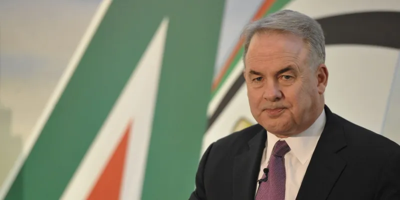 جيمس هوجن.. الموظف الصغير الذى تحول لخبير عالمي في شركات الطيران