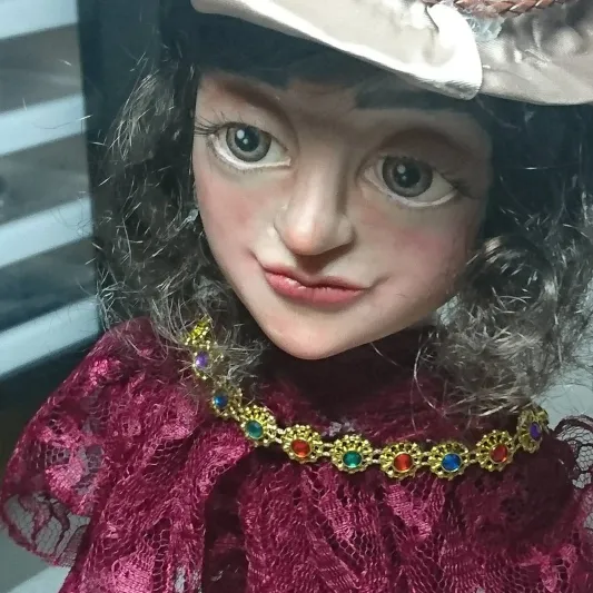 «جدو سرحان»  أول أعمالها ..تعرف علي نورة جوهري صاحبة الأنامل الذهبية 