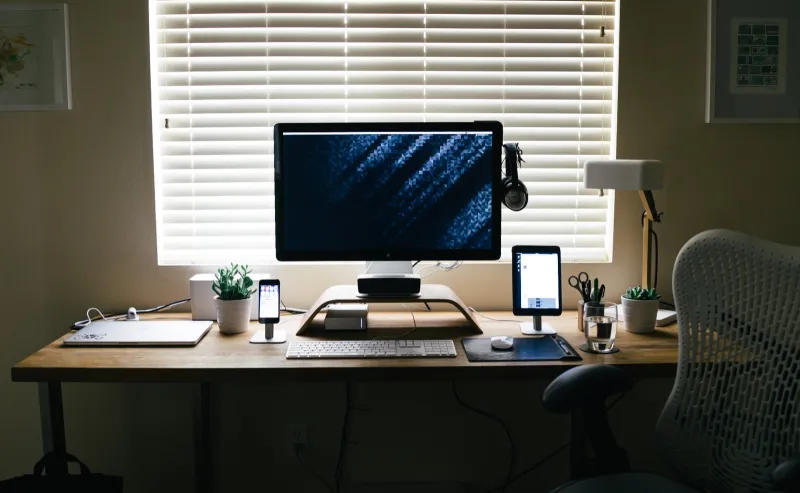 5 أشياء لا غنى عنها على مكتبك.. تعرف عليها