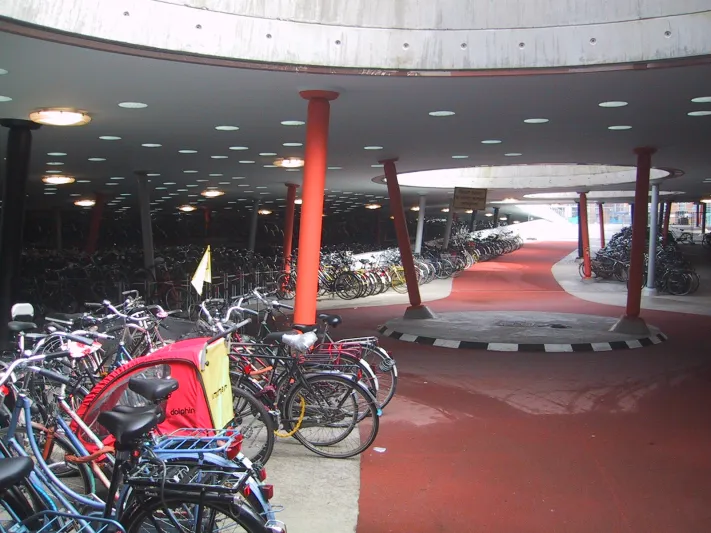 فيديو| افتتاح أكبر مرآب للدراجات على مستوى العالم