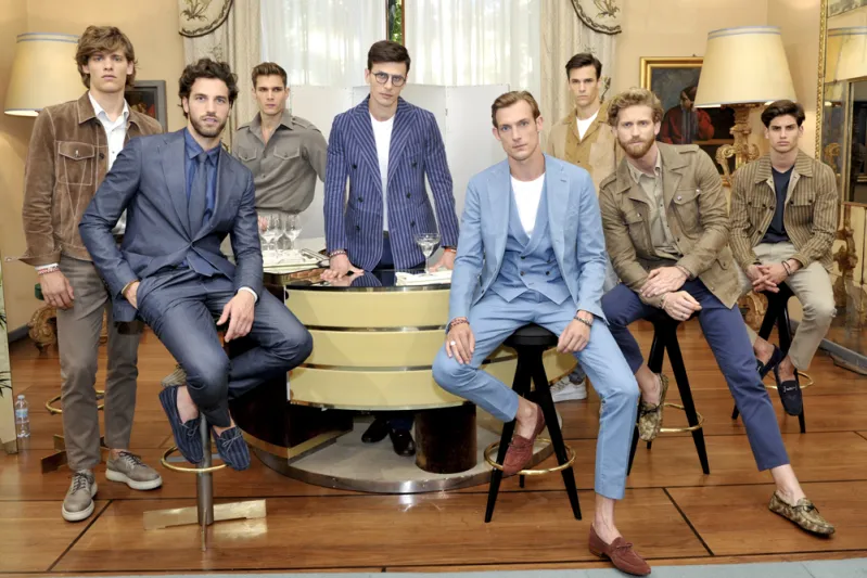 كن سباقاً.. إليك أجمل ألوان موضة ٢٠١٨