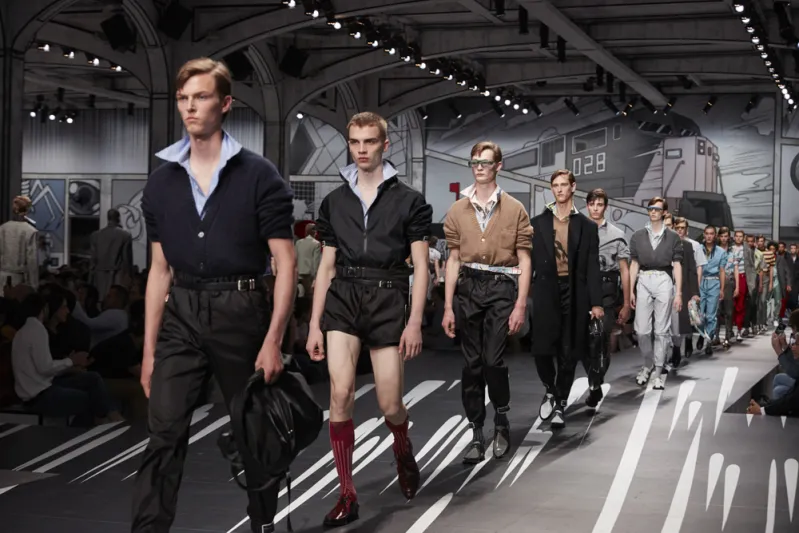 كن سباقاً.. إليك أجمل ألوان موضة ٢٠١٨