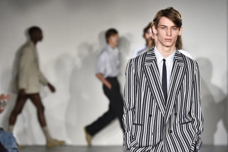 كن سباقاً.. إليك أجمل ألوان موضة ٢٠١٨