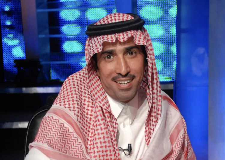 سيارة هدية لمقيم داوم على توصيل مسنة للمستشفى منذ عامين مجاناً