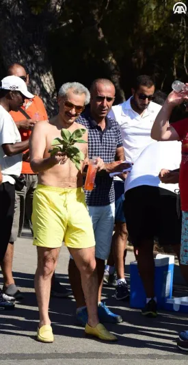 شاهد بالصور الوليد بن طلال يتجول بدراجة هوائية في شوارع «بودروم» التركية 