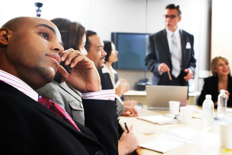 الحديث مع مستمع سيء أمراً منهكاً.. إليك الحلول