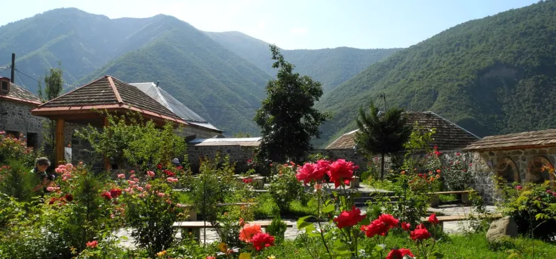 «شكي».. عروس المدن الساحرة في أذربيجان