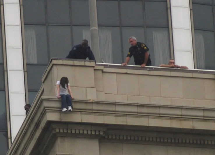 فيديو|إنتحار فتاتين بشكل مأساوي في منغوليا