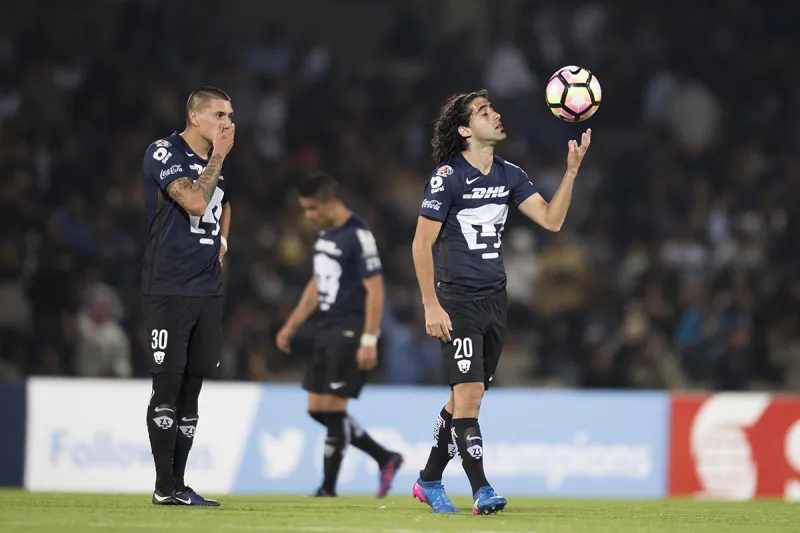 جماهير الهلال تهاجم ماتياس بعد موقعة العين