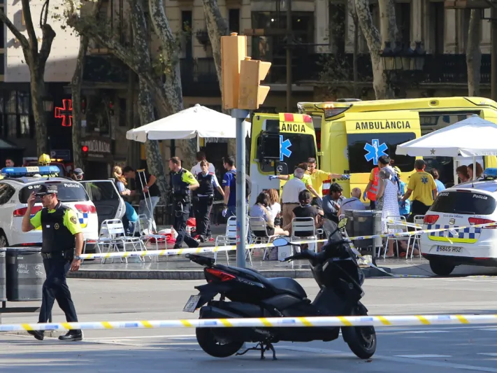 فيديو| ظهور الشبان الثلاثة المشتبه فيهم  بحادث برشلونة
