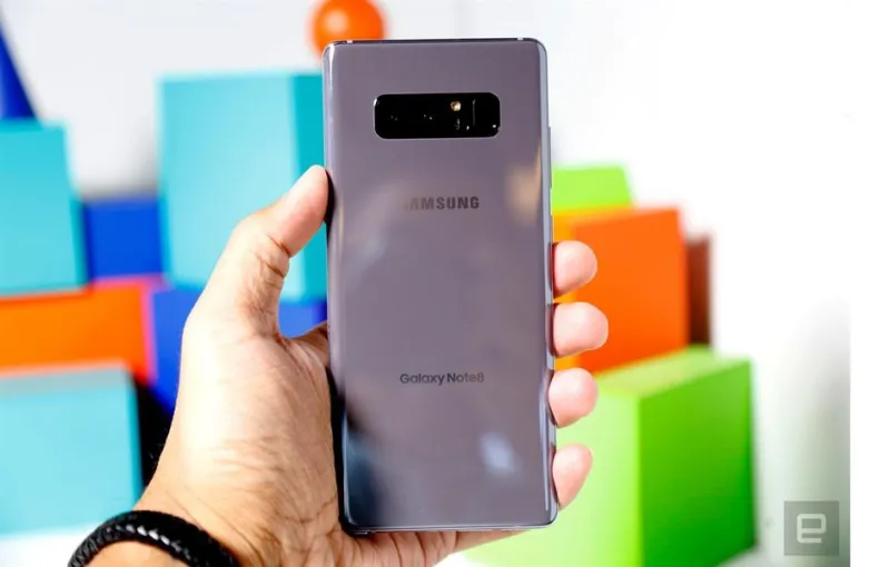 إطلاق سامسونج جلاكسي نوت 8.. تعرف على مواصفاته (فيديو وصور)