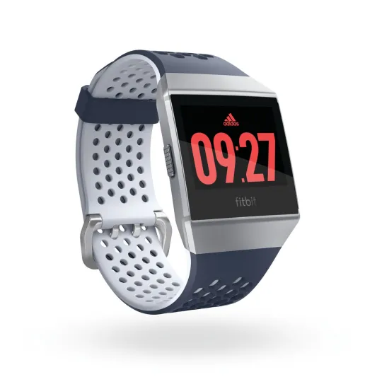 المزايا العشرة للساعة Fitbit Lonic