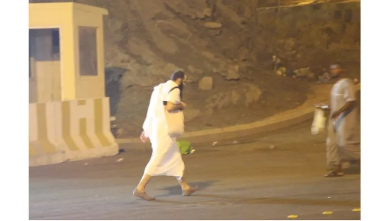 بالصور توافد الحجاج إلى منى في أول يوم التروية
