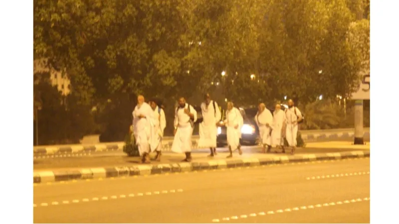 بالصور توافد الحجاج إلى منى في أول يوم التروية
