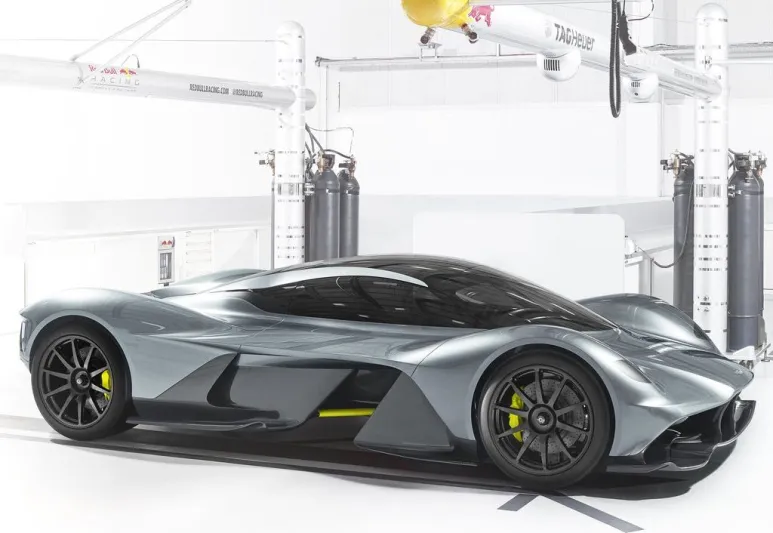 أوستن مارتن فالكيري 2018.. السيارة الأكثر ابتكاراً في العالم